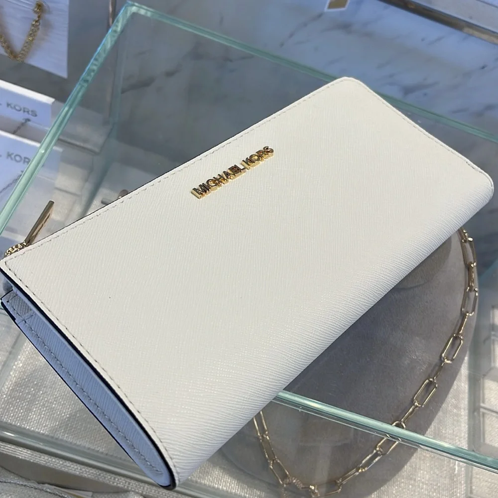 MICHAEL KORS Jet Set Travel Lg Saffiano Leather Quarter-Zip Wallet
Optic White - Picture 9 of 16